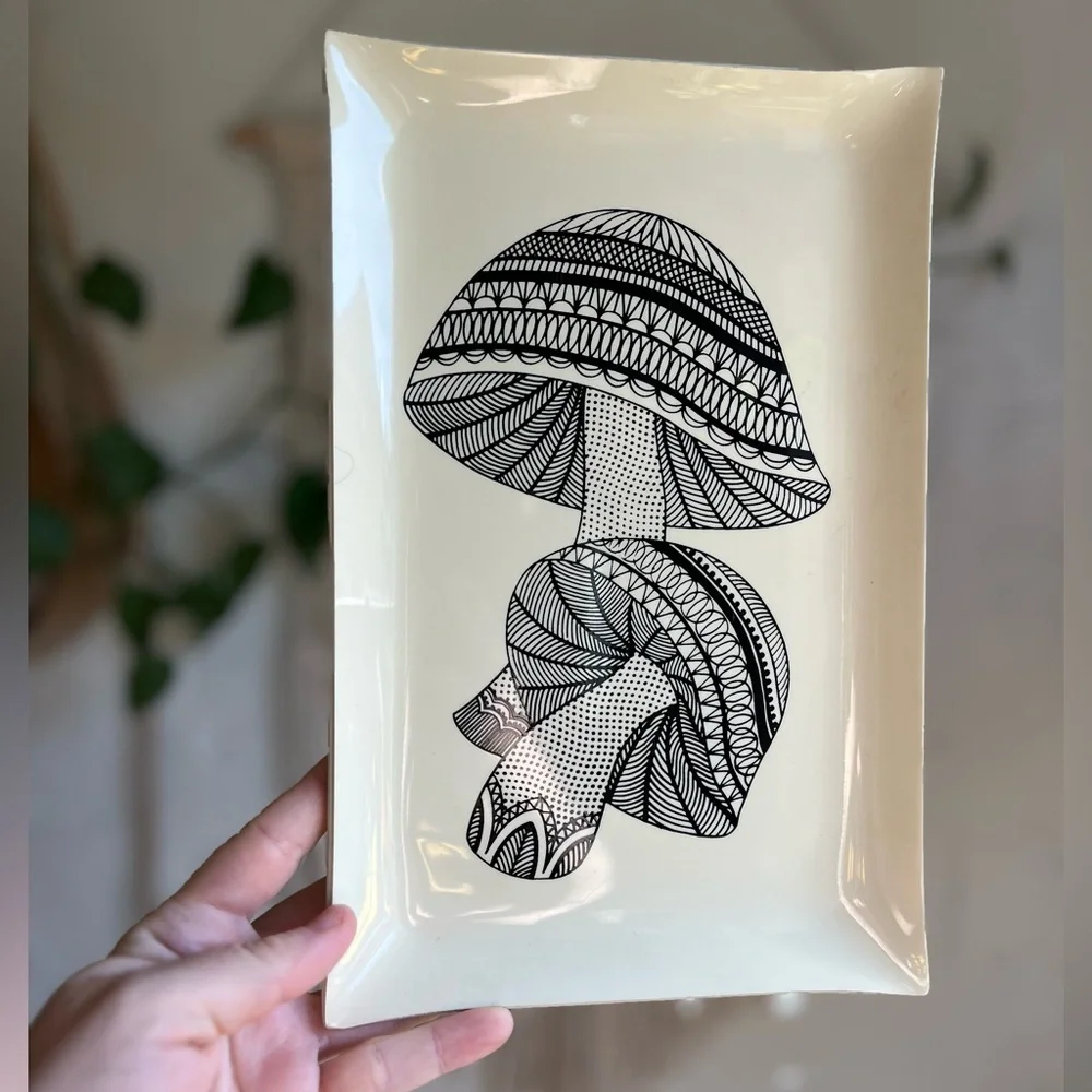Stotter Settings Tray Mid Century Modern Mushroom Art Cream Plastic Dish